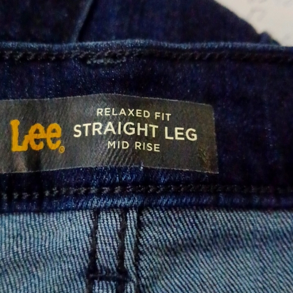 New Lee  Straight Legs Relaxed Fit Blue Jeans, Size 18 Long - Picture 13 of 16